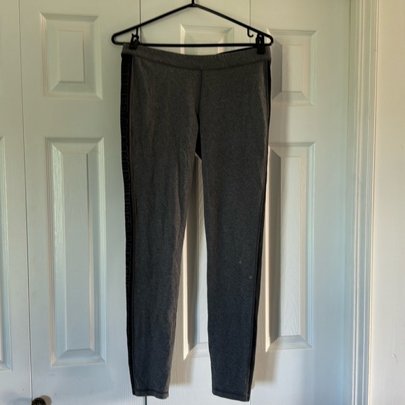 Under Armour Leggings Size L❤️❤️ - Picture 1 of 4